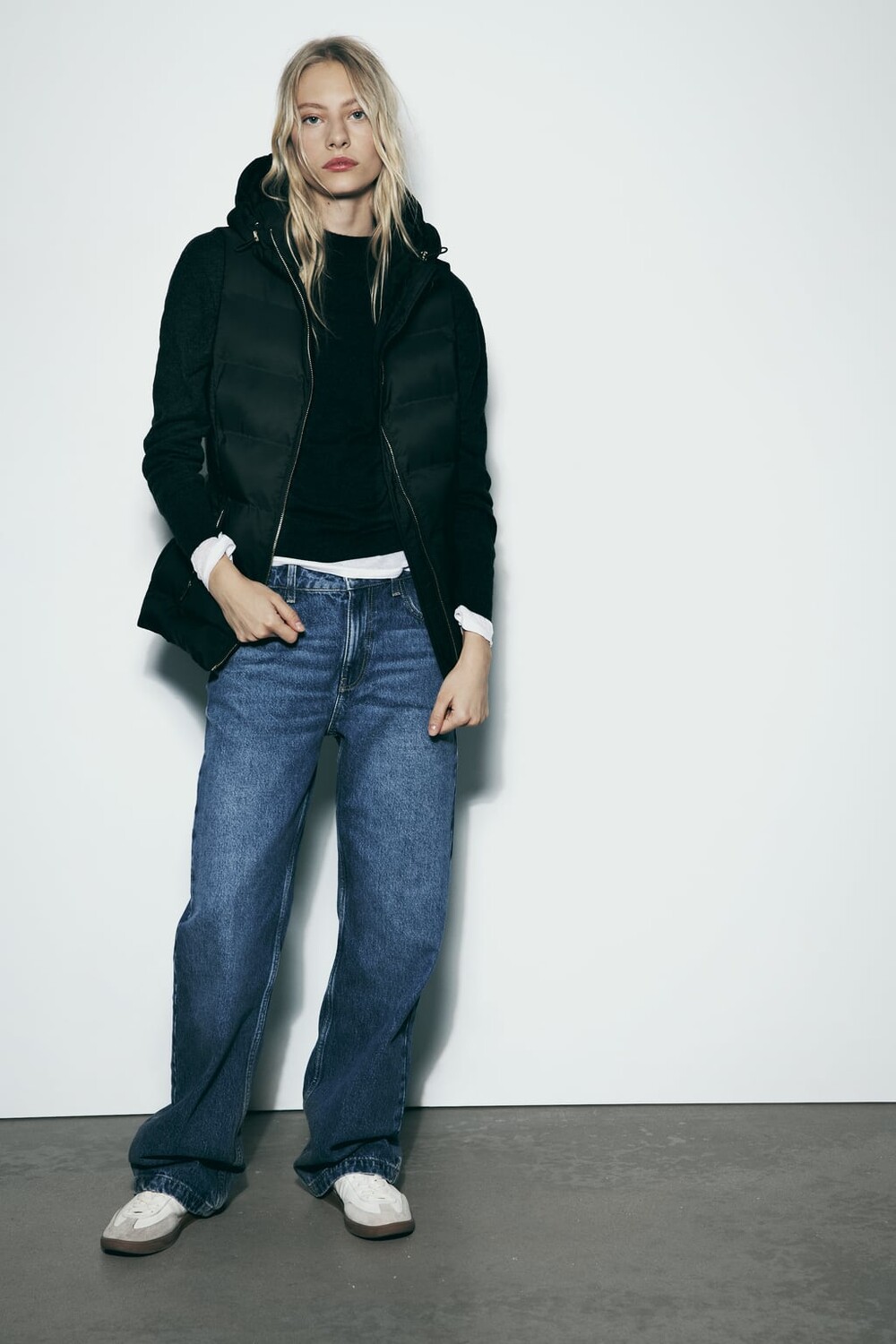 

Стеганый жилет с защитой от воды и ветра ZARA, черный