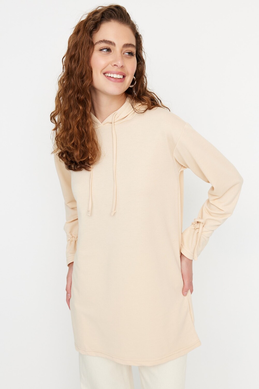 

Бежевый вязаный свитшот с капюшоном и рукавами Trendyol Modest