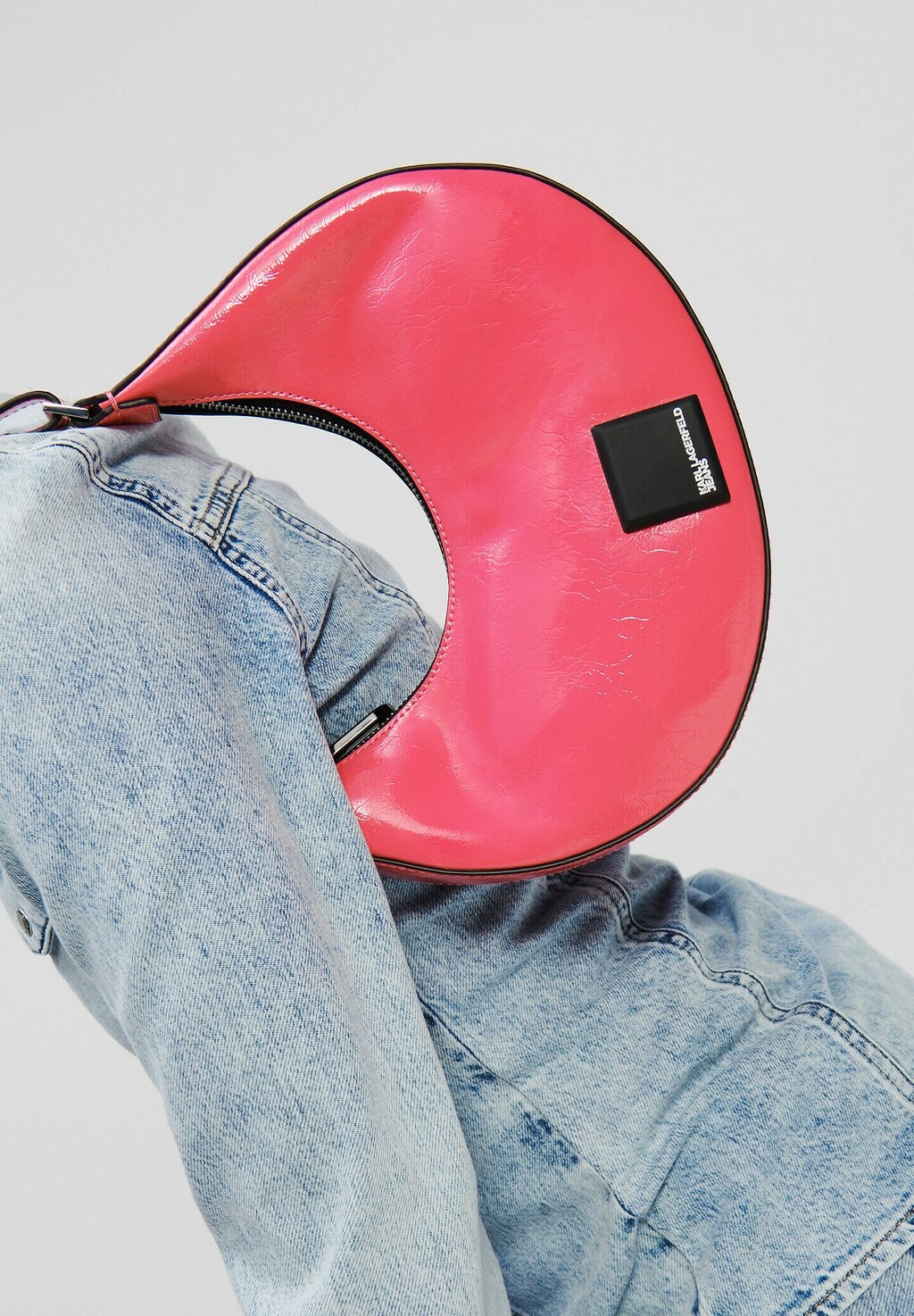 

Сумка SHOULDER SMALL TECH FULL MOON Karl Lagerfeld, кабаре