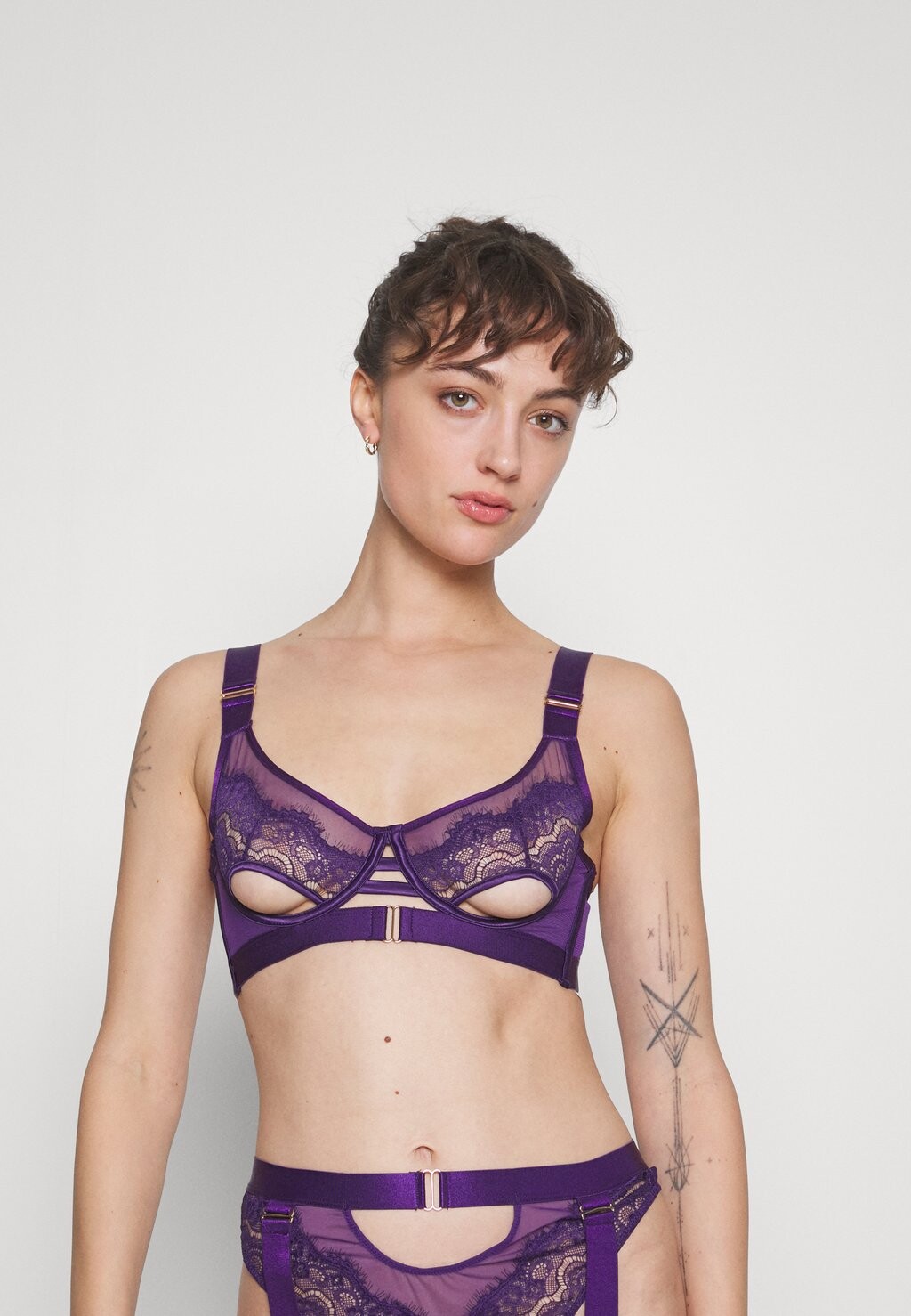 

Бюстгальтер на косточках Hunkemöller, фиолетовый