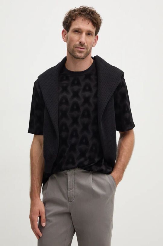 

Футболка Armani Exchange, черный