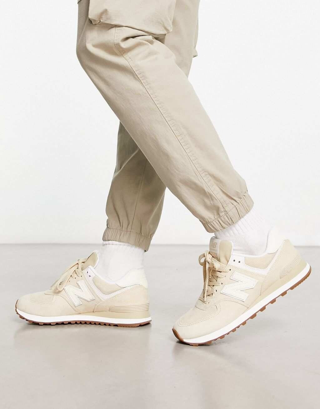 

Бежевые кроссовки New Balance 574