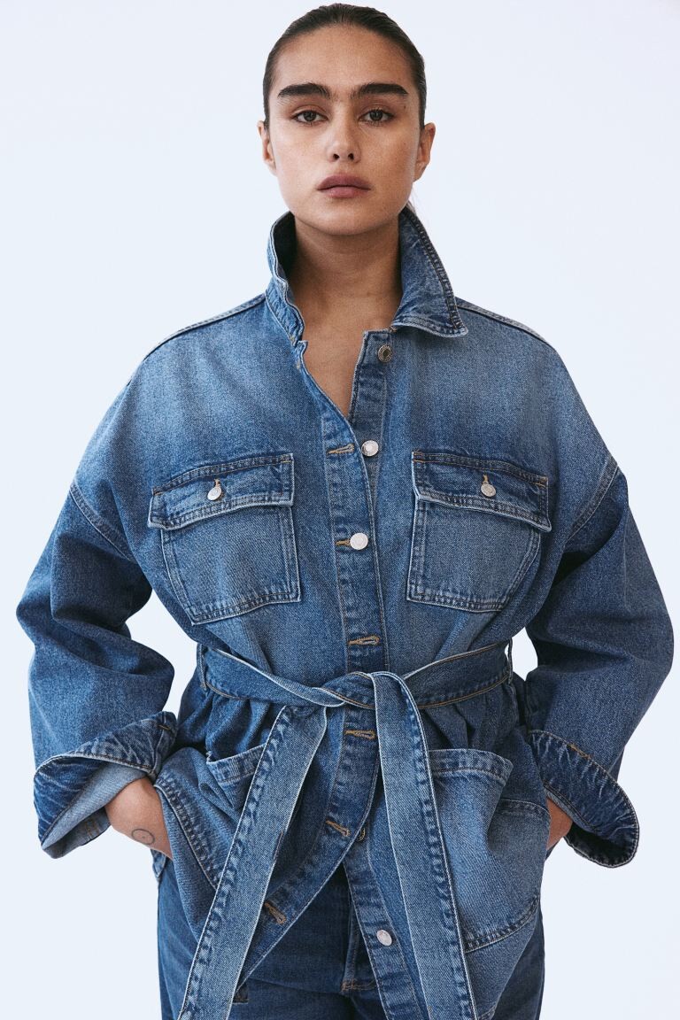 

Джинсовая куртка с завязывающимся поясом H&M, синий