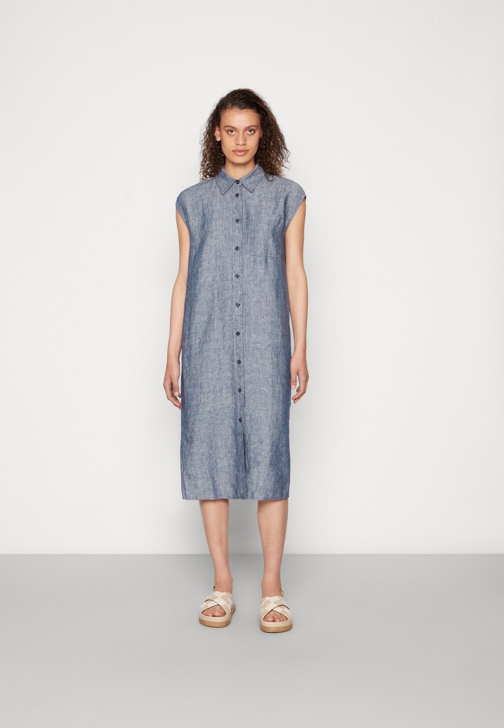 

Повседневное платье Opus