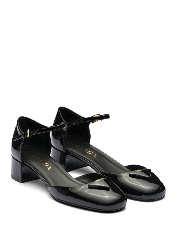 

Лакированные туфли на каблуке Prada