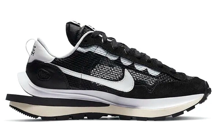 

Кроссовки Sacai x Nike Vapor Waffle, черный / белый