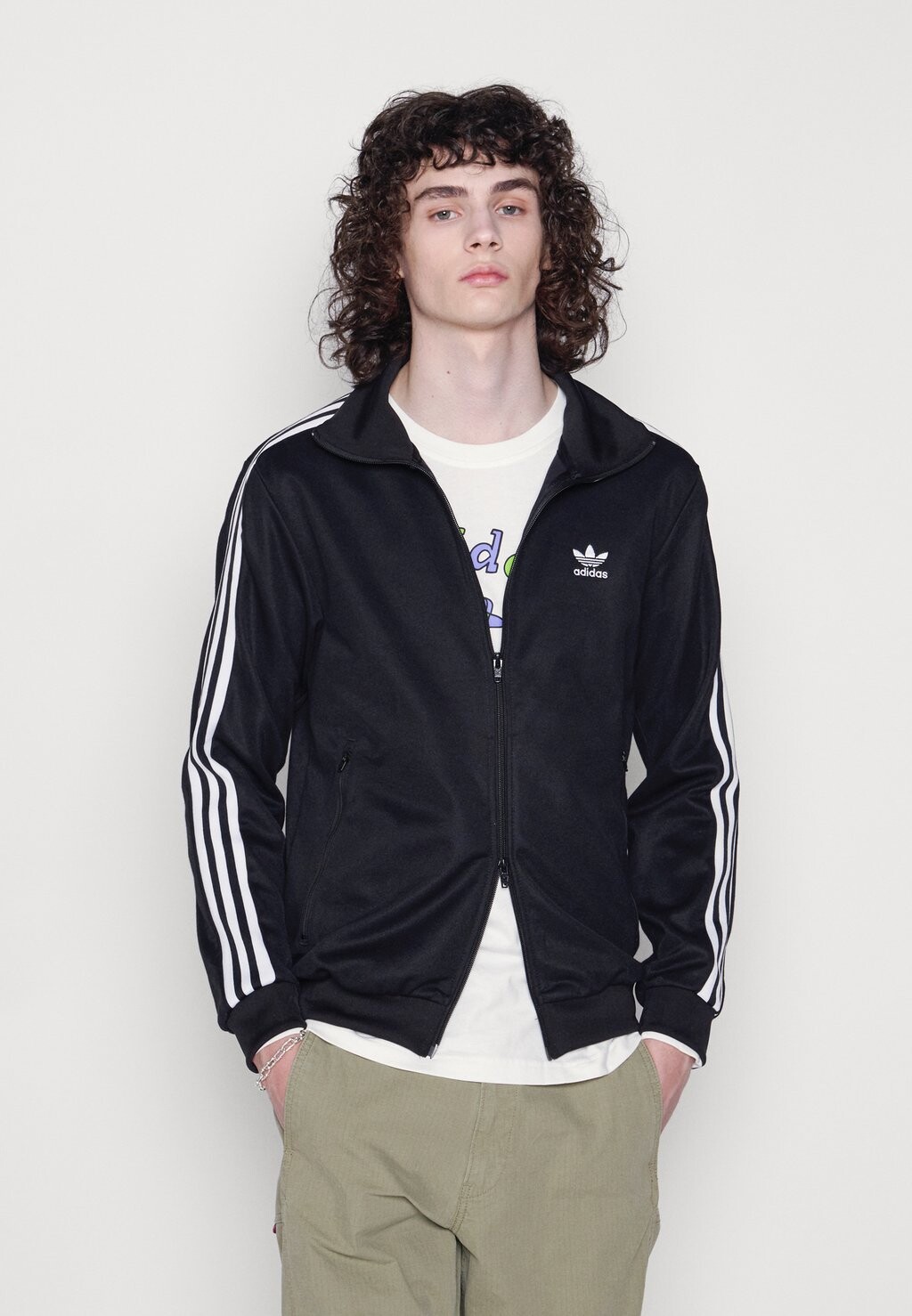 

Спортивная куртка adidas Originals