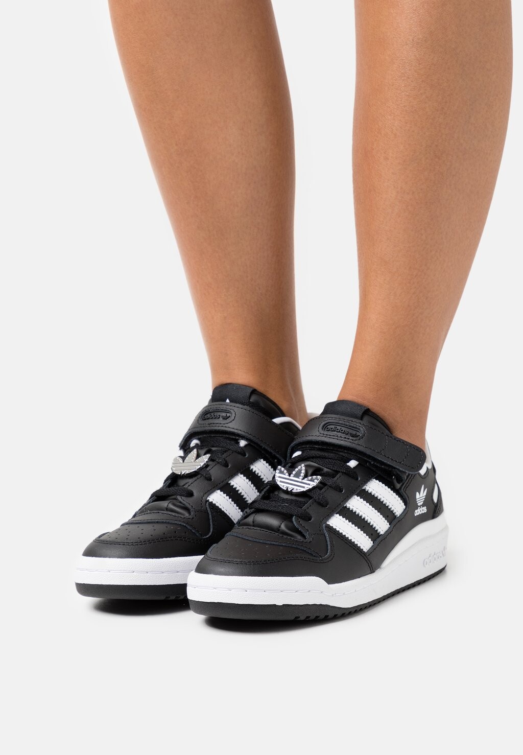 

Кроссовки adidas Originals