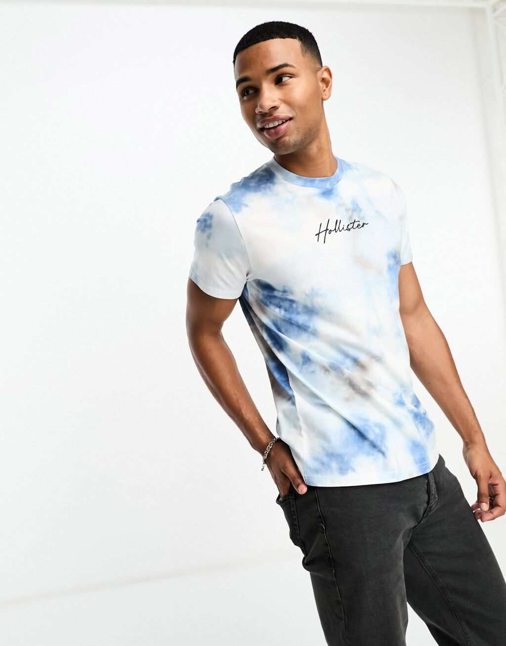 

Синяя/коричневая футболка с логотипом Hollister Central
