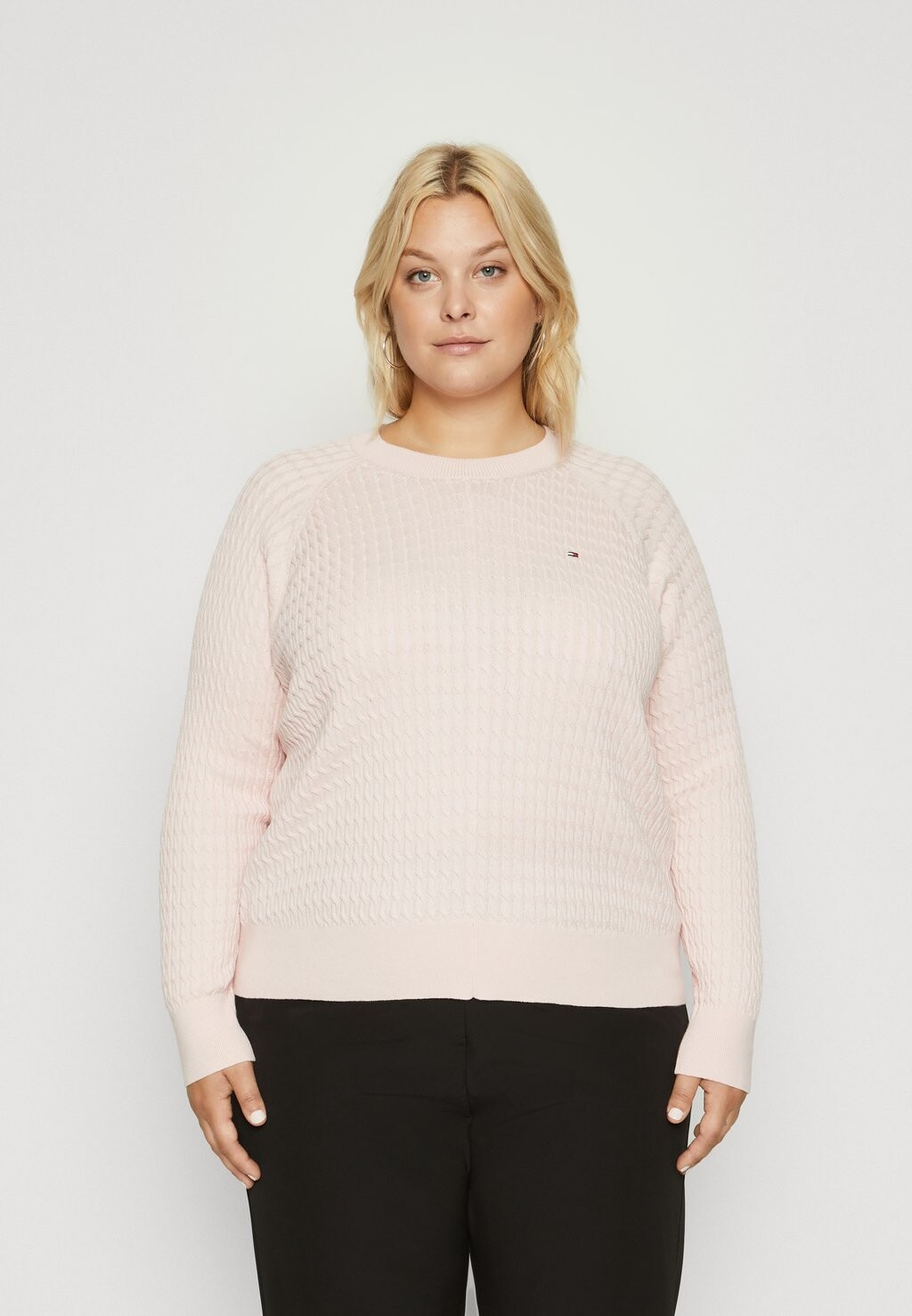 

Свитшот Tommy Hilfiger Curve СВИТЕР КАБЕЛЬНЫЙ, цвет whimsy pink