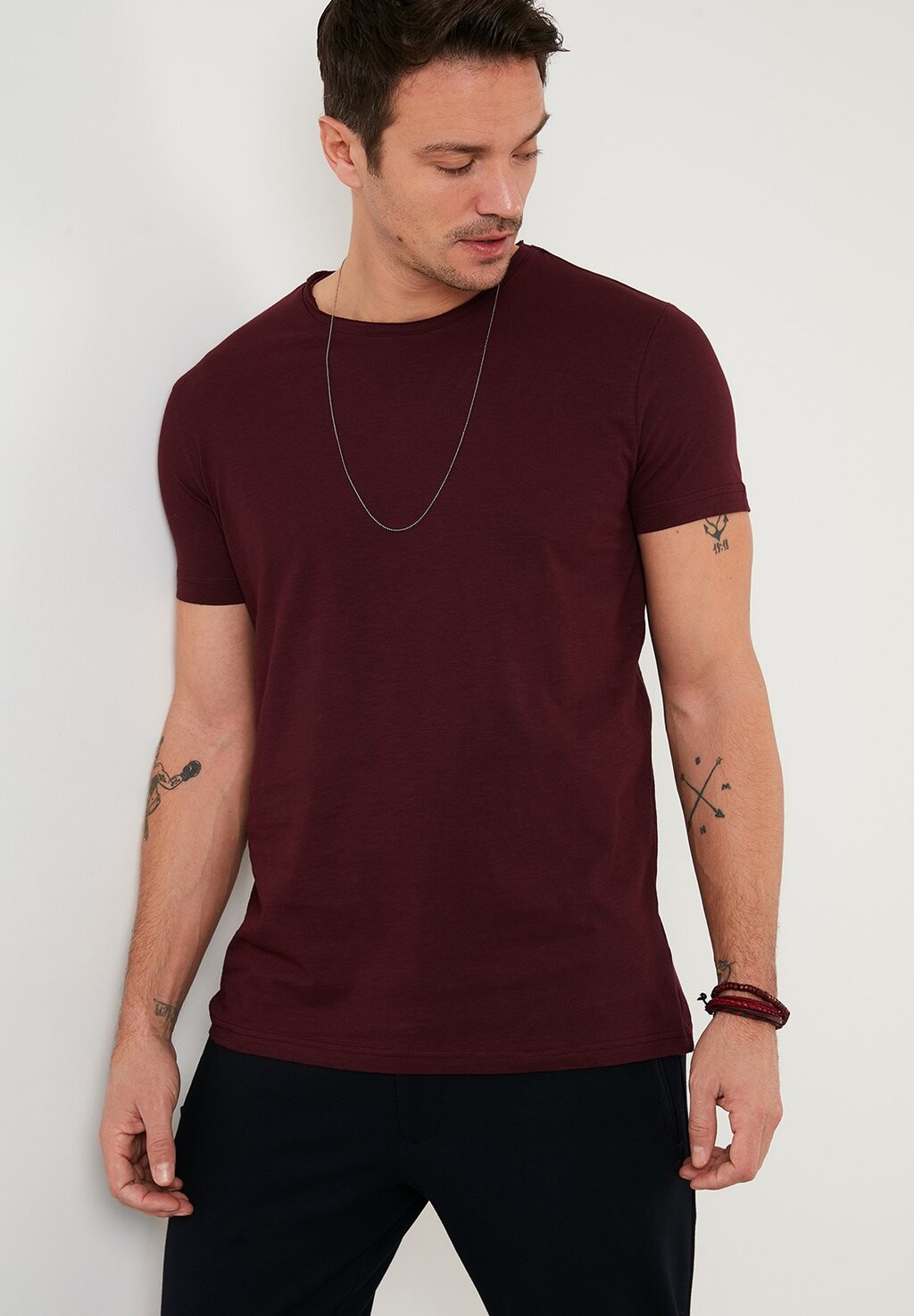 

Футболка базовая SLIM FIT Buratti, цвет maroon