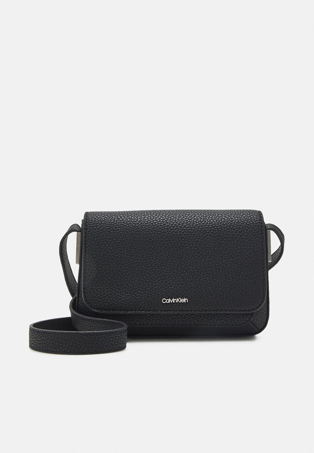 

Сумка через плечо Calvin Klein, черный