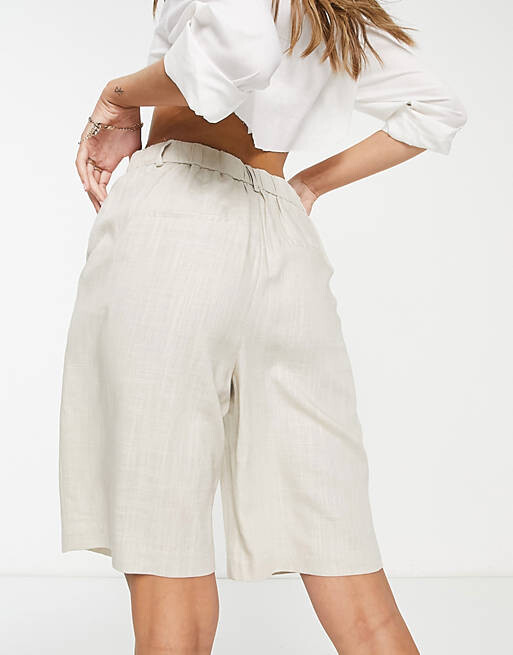 

Льняные шорты городского кроя Vero Moda Tall с камнем