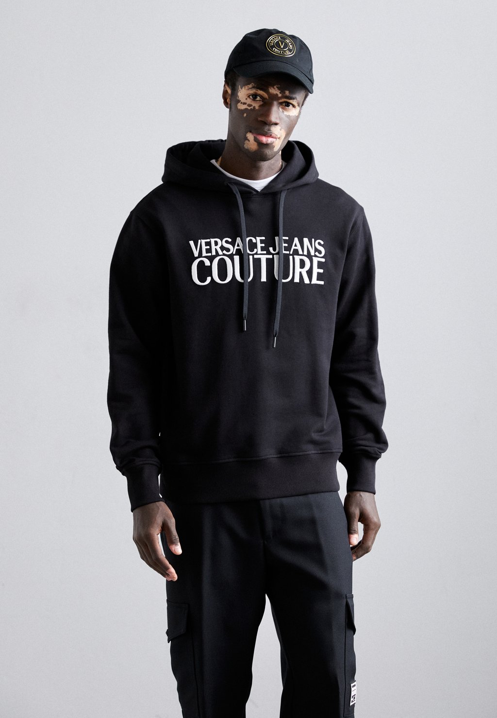 

Толстовка Logo Versace Jeans Couture, черный