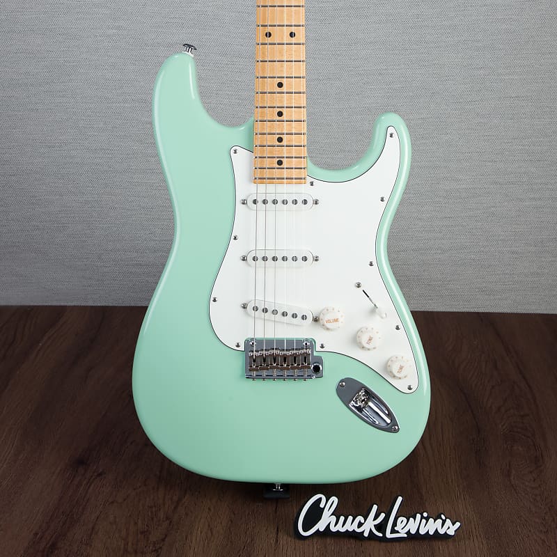 цена Электрогитара Suhr Classic S Electric Guitar, Maple Fingerboard - Surf Green