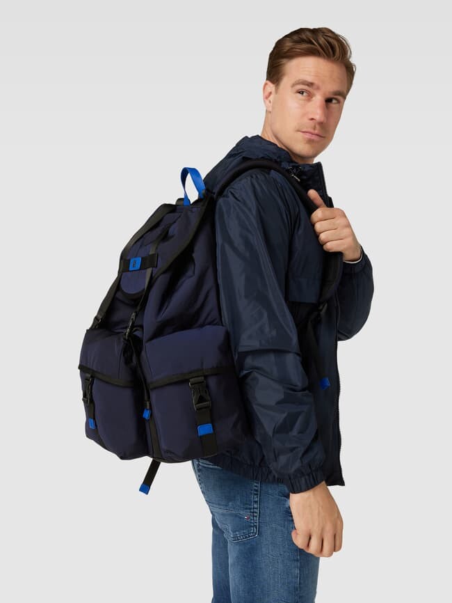 

Рюкзак с наклейкой, модель "MODERN UTILITY" Tommy Hilfiger, темно-синий