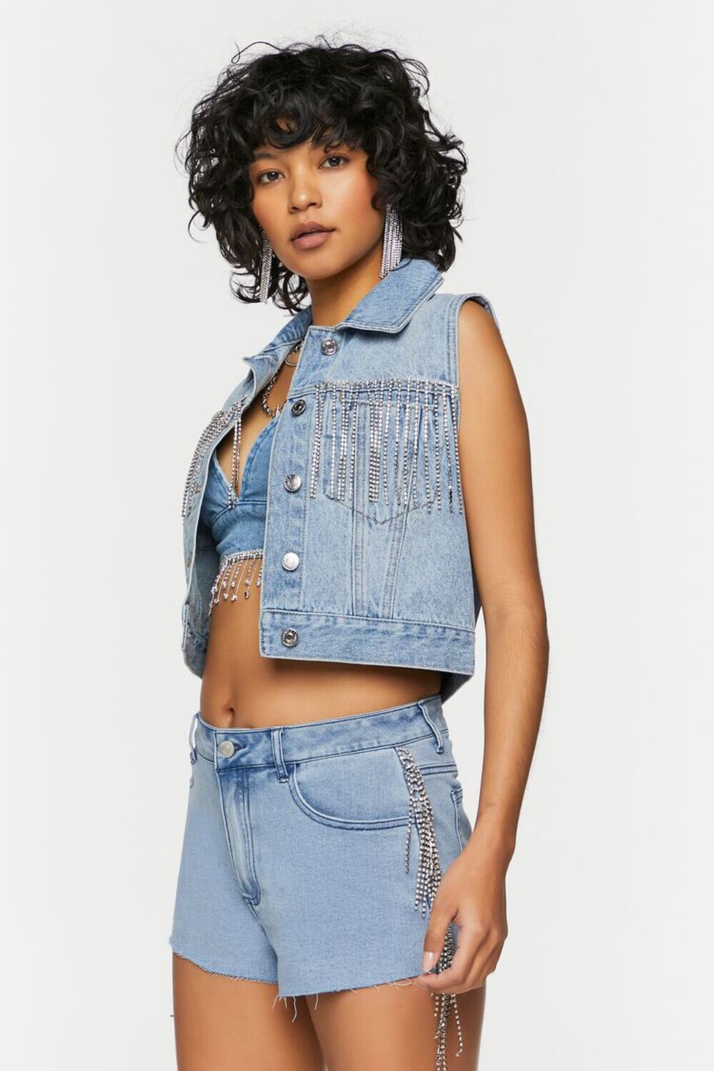 

Джинсовые шорты со стразами и бахромой Forever 21, деним