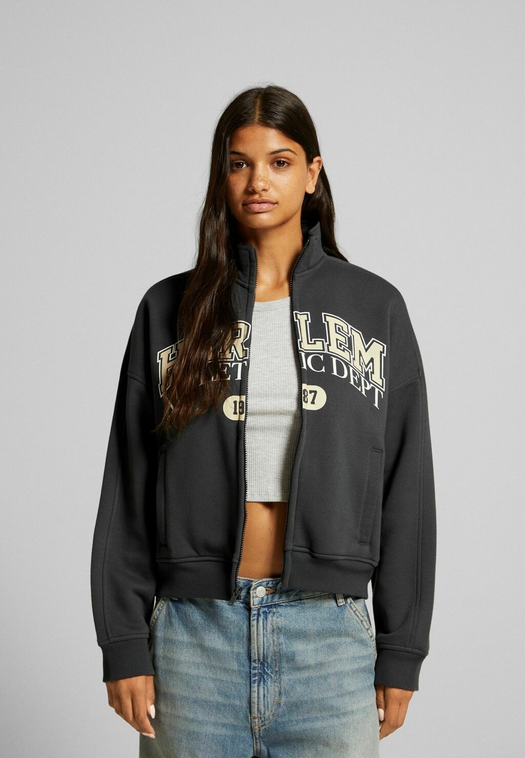 

Толстовка на молнии Bershka