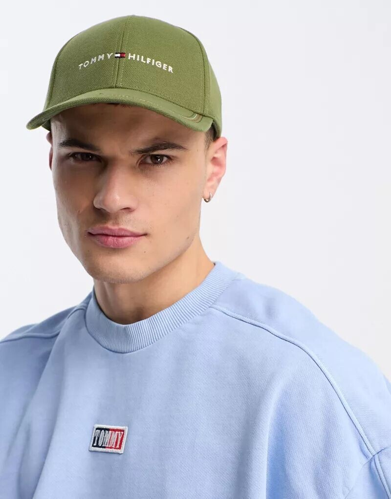 

Зеленая кепка с логотипом Tommy Hilfiger
