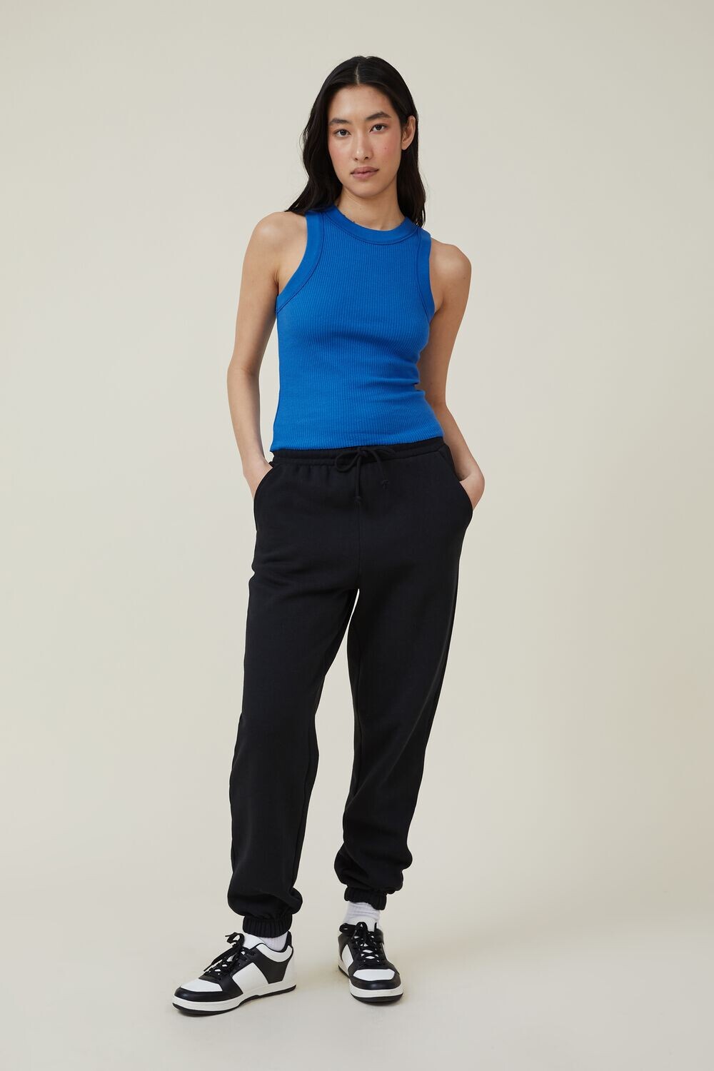 

Классические спортивные штаны Cotton On