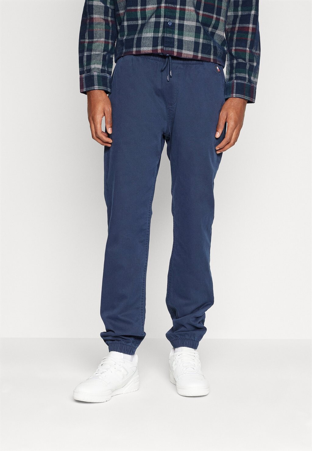 

Брюки Austin Tommy Jeans, цвет dark night navy