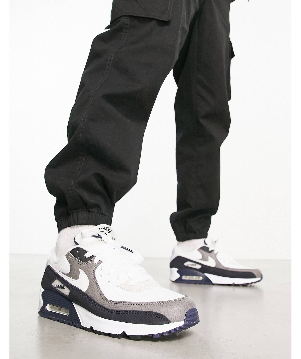 

Бело-серые кроссовки Nike Air Max 90, Серый
