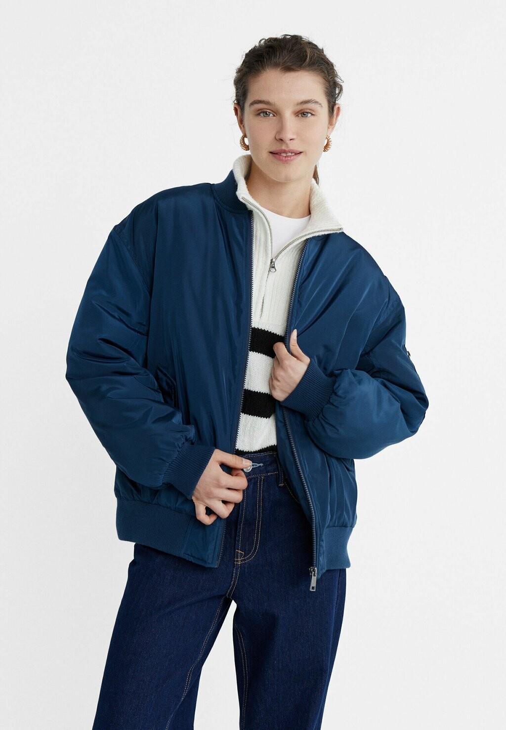 

Куртка-бомбер Stradivarius, цвет dark blue