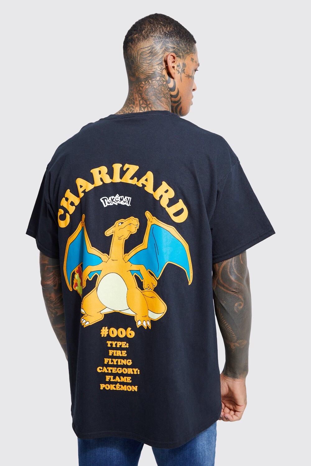 

Оверсайзовая футболка с лицензией pokemon charizard Boohoo, черный