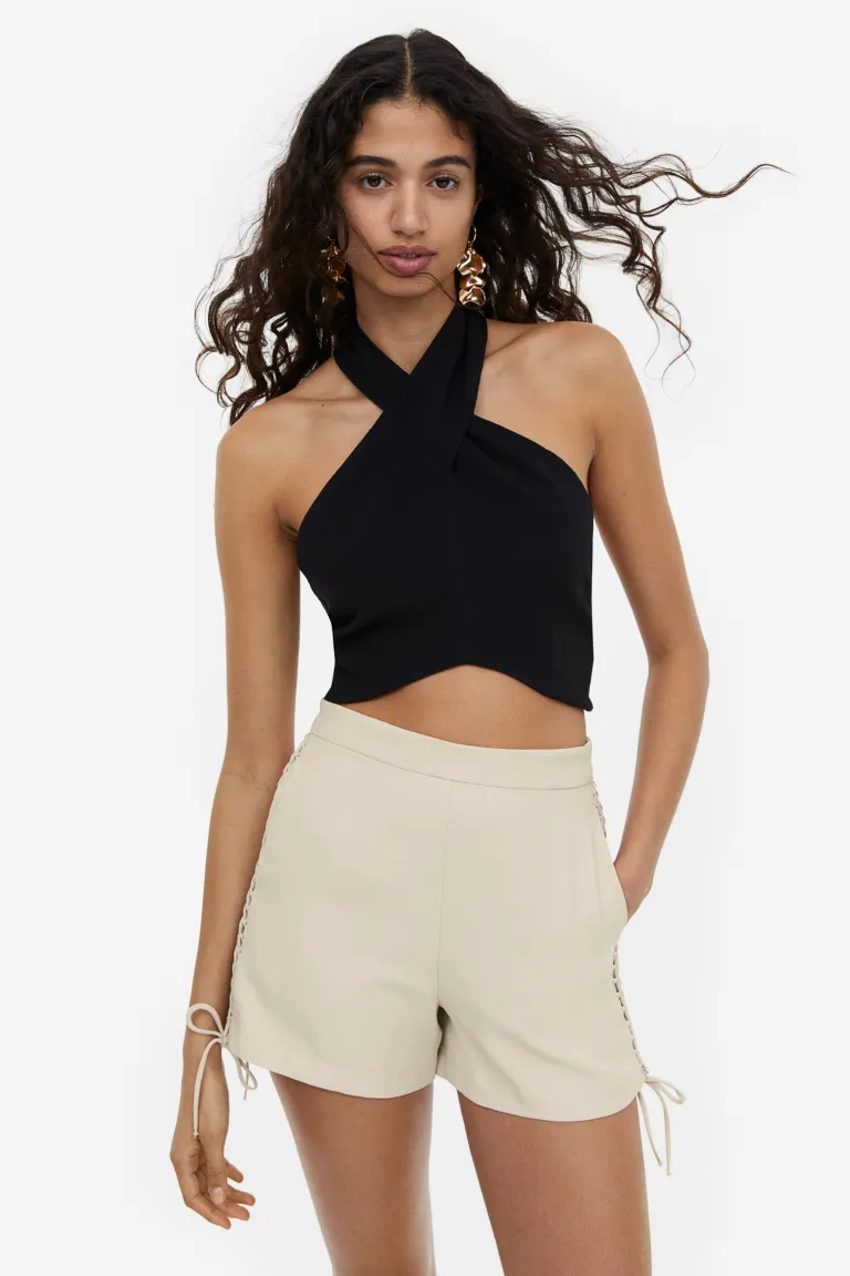 

Короткие брюки с плетеными деталями H&M, бежевый