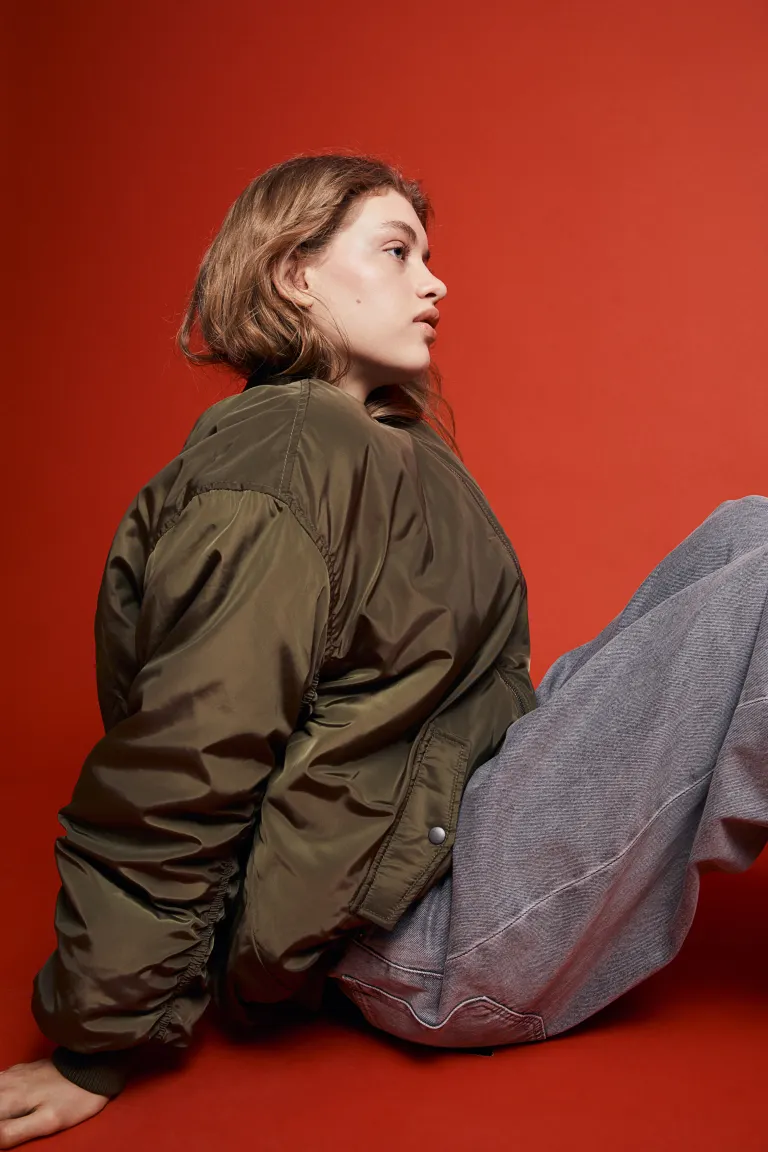 

Объемная куртка-бомбер H&M, зеленый