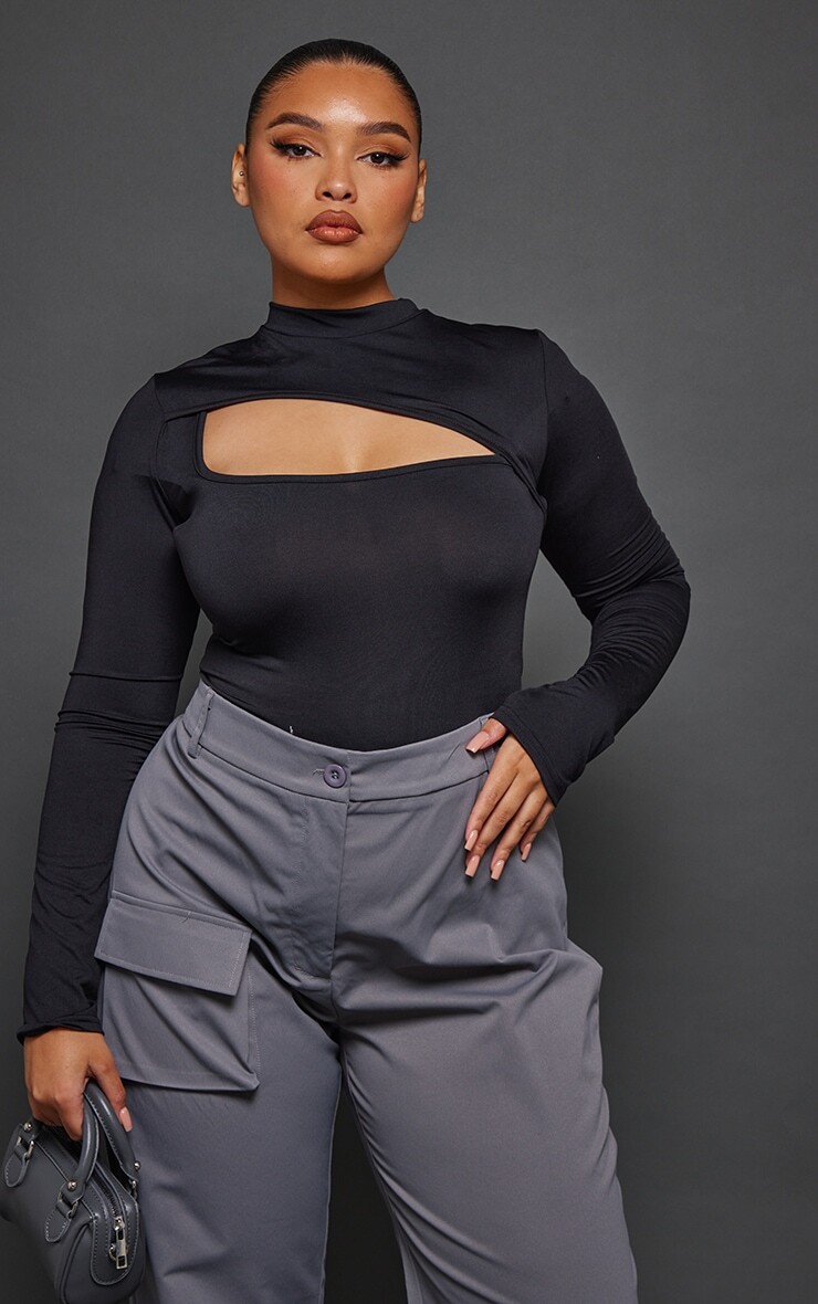 

PrettyLittleThing Черное облегающее боди с высоким воротником и вырезами Plus